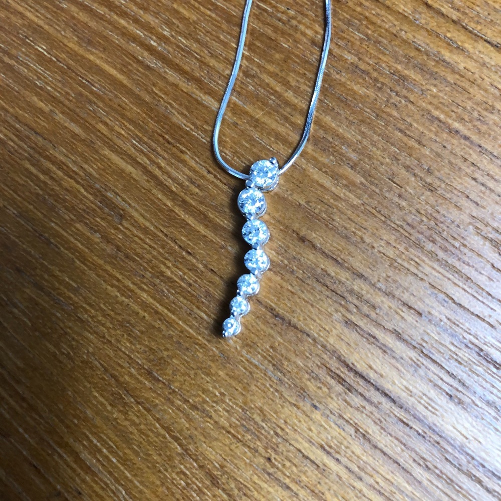 NEW Gorgeous 3/4 Ct Diamond White Gold Journey Necklace - Picture 1 of 11